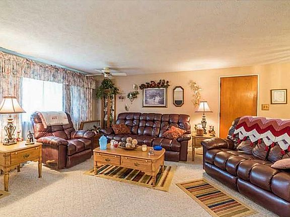 3rd image of 265 Ironwood Dr