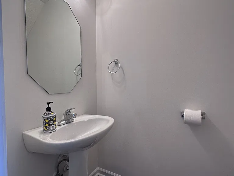 2961 S Rutherford Blvd #D8 — Photo 5