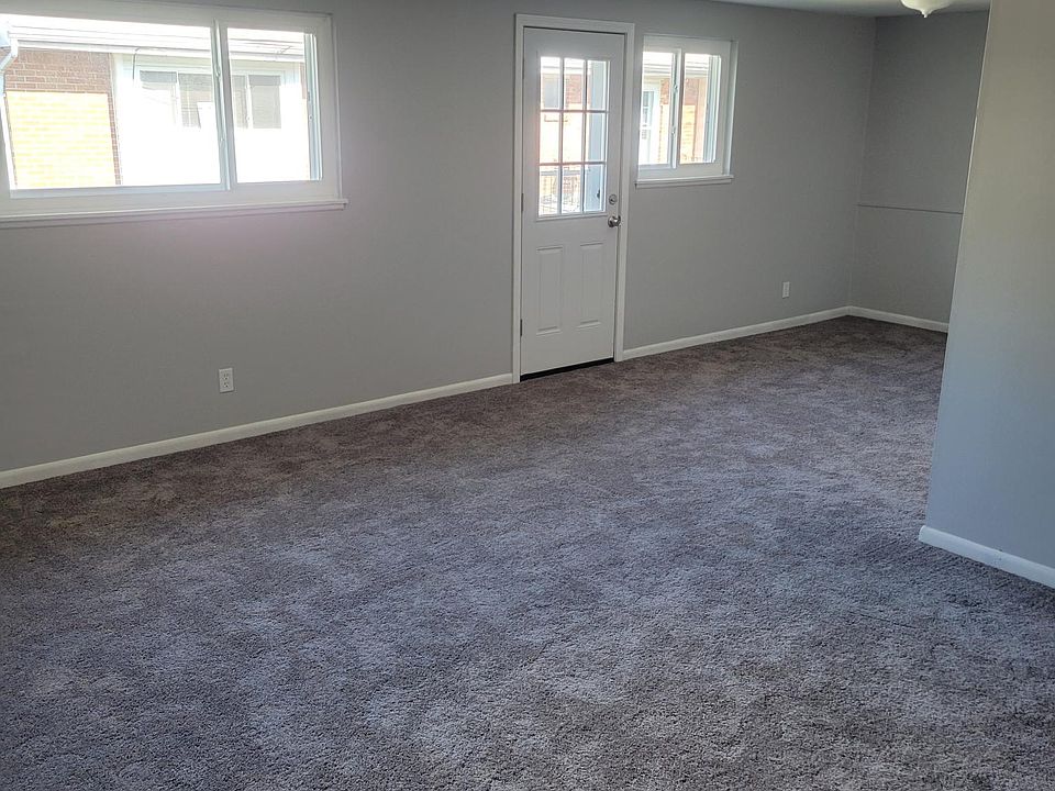 1st image of 115 Denrose Dr #115