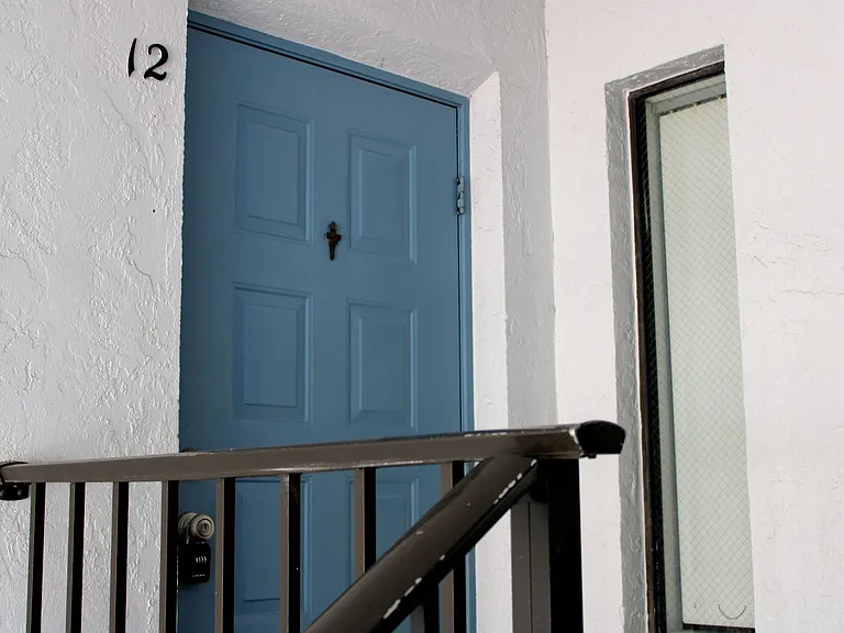 952 Courtyard Ln #12 — Photo 5
