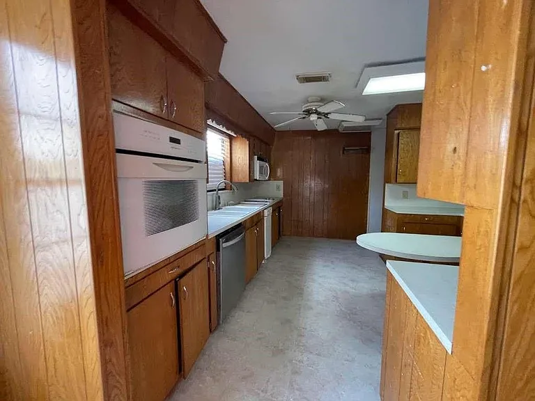 605 S Main St #25 — Photo 5