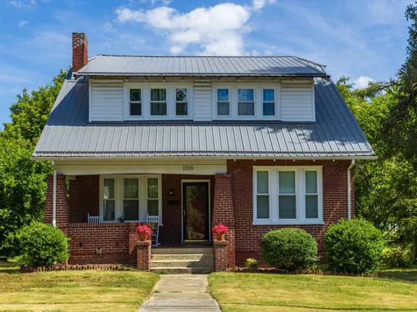 1316 Hodges St, South Boston, VA 24592