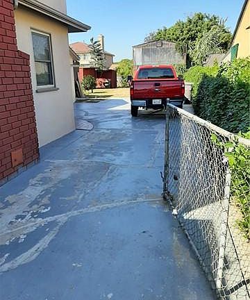 3rd image of 5317 Silver Dr