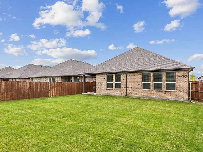 1008 Westwood Ln — Photo 30