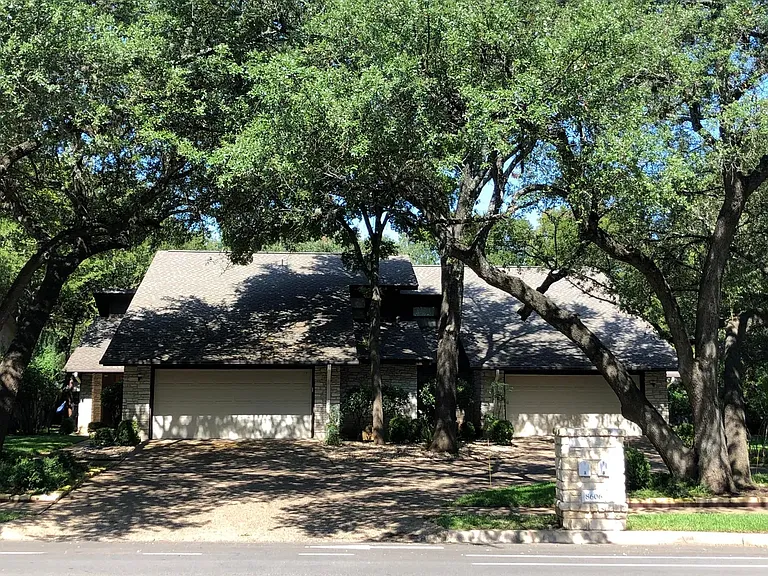 Lots of shade provided by massive oak trees