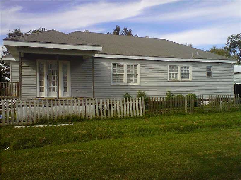 2nd image of 7901 Drum St