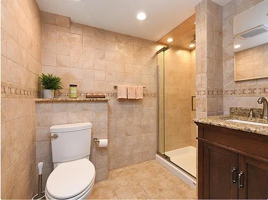 Rented by Douglas Elliman | media 8