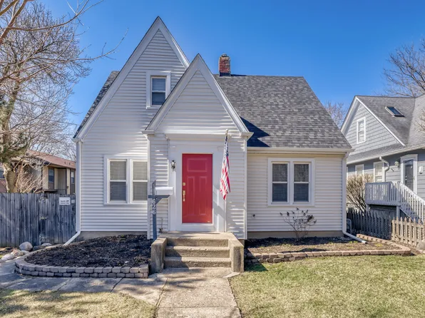 626 N Hough St, Barrington, IL 60010