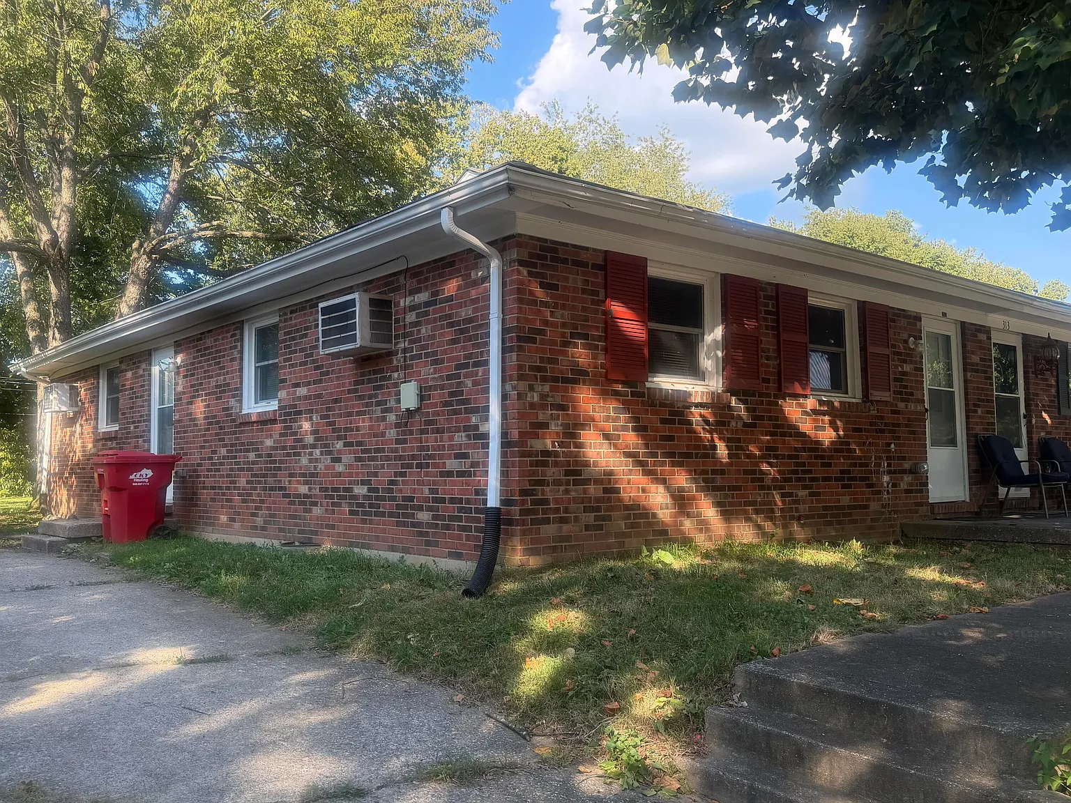 2 bed, 1.0 bath, 940 sqft, $1,100 — Photo 3