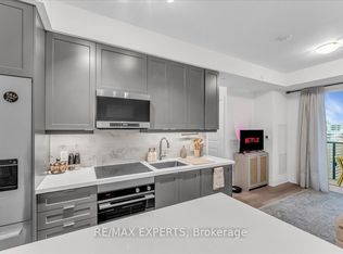 30 Elm Dr W #1702, Mississauga, ON L5B 0N6