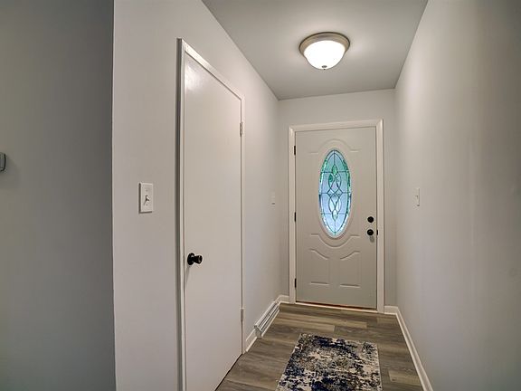 5th image of 914 Pine St