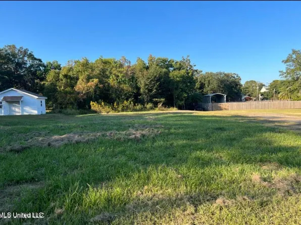 2509 Washington Ave #2, Pascagoula, MS 39567