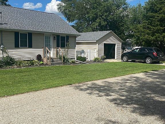 5th image of 57128 Southshore Dr