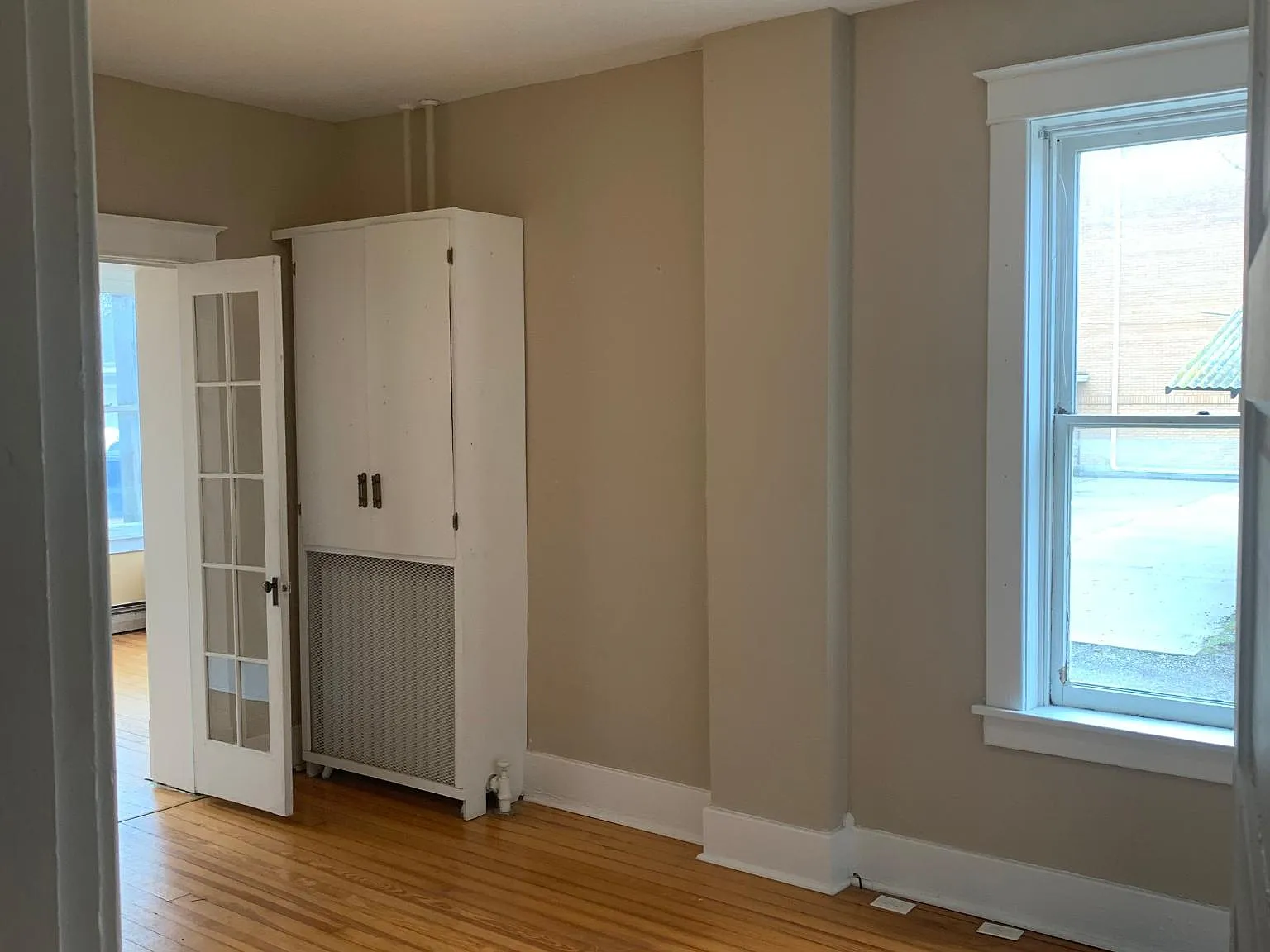 3 bed, 1311 sqft, $970 — Photo 3