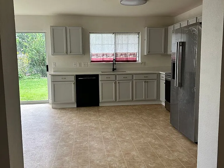 13400 Coomes Dr — Photo 32