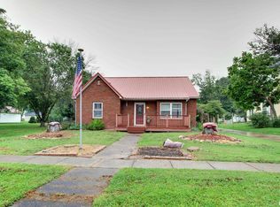 219 N Ohio St, Camp Point, IL 62320