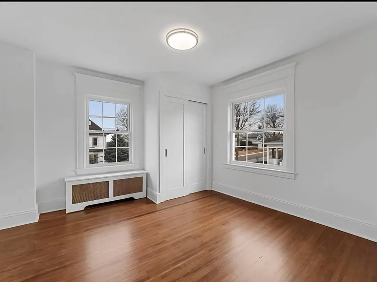 70 Normandy Rd — Photo 18