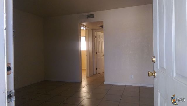 2nd image of 526 El Centro Ave