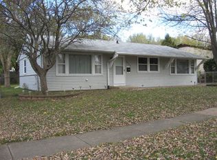 1914 Bristol Cir, Carpentersville, IL 60110