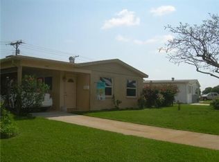 581 Palmetto Dr, Lake Park, FL 33403