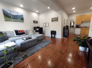 3048 N Clybourn Ave APT 1F, Chicago, IL 60618