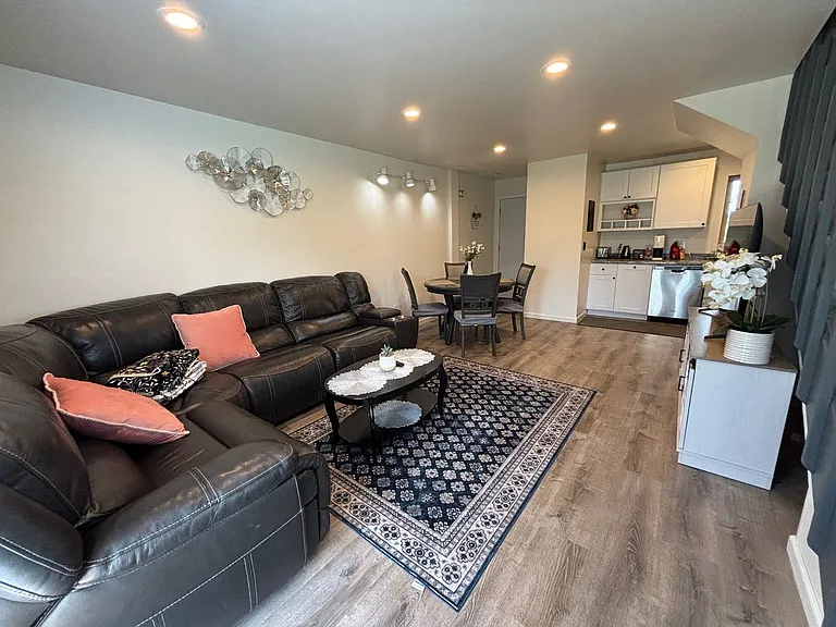 2803 Wilson St — Photo 6