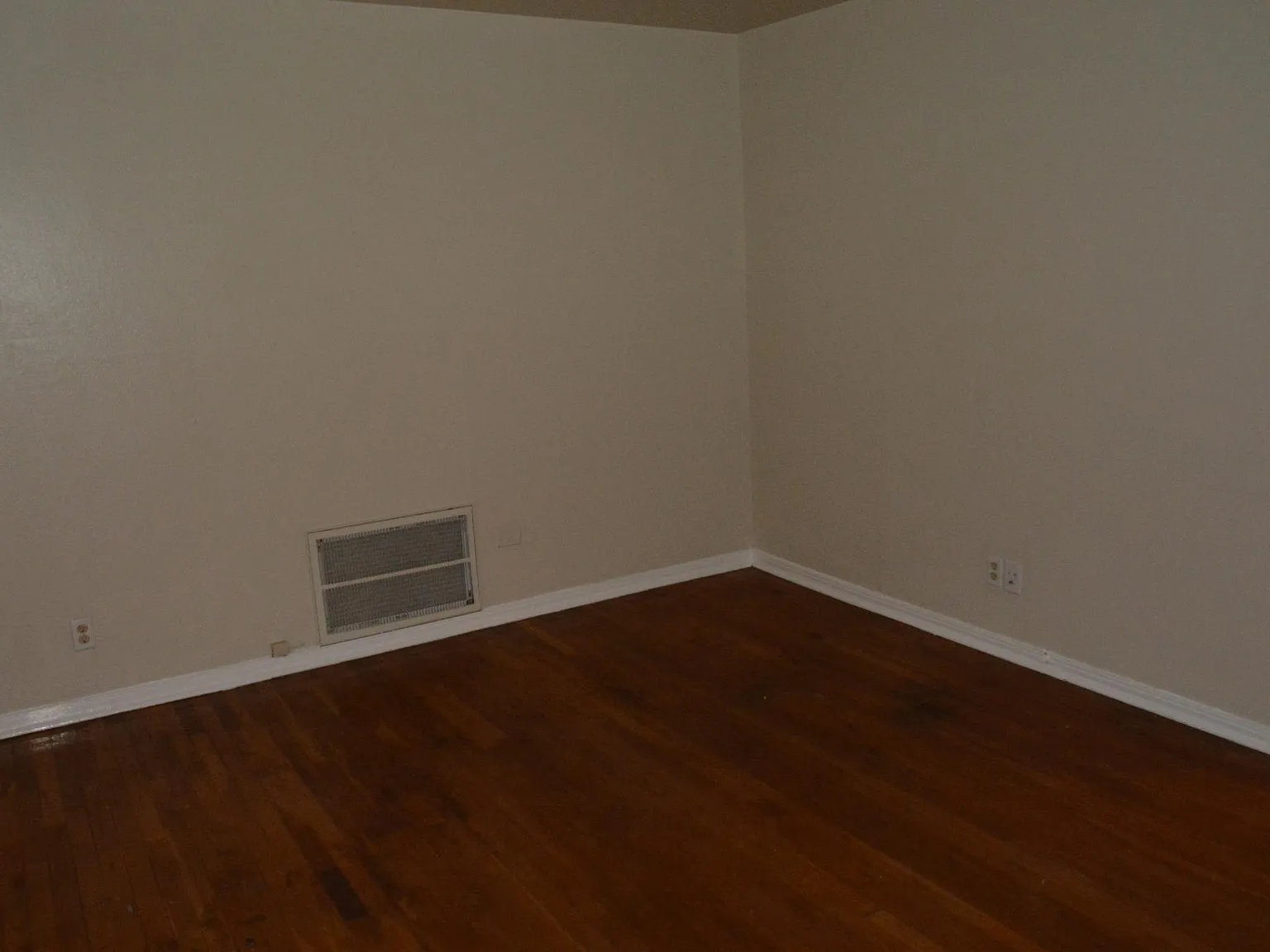 2 bed, 836 sqft, $1,100 — Photo 4