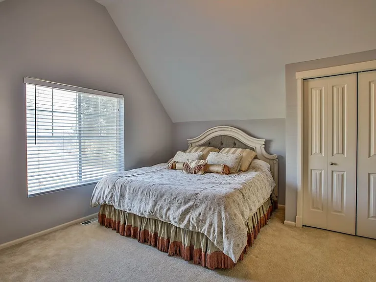 1404 Portside Ct — Photo 27