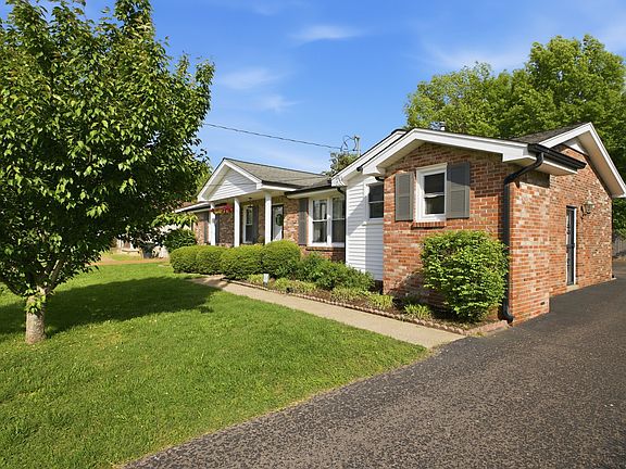 3rd image of 6613 Beacon Ln