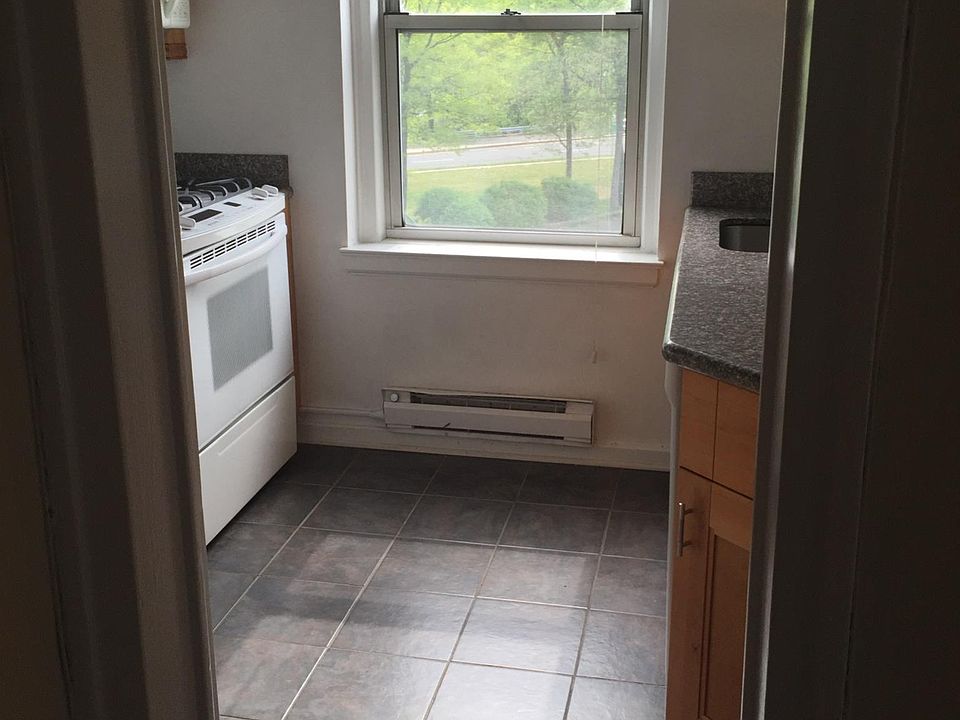 1st image of 110 Woodside Grn APT 3B
