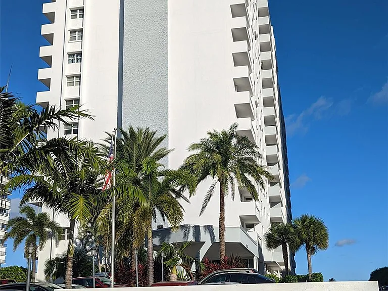 4250 Galt Ocean Dr #PHB — Photo 43