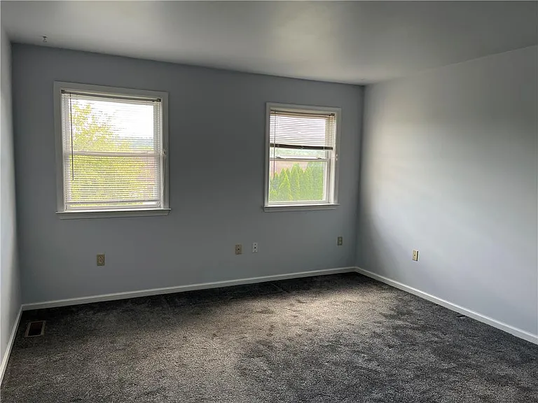 2635 Middle Way — Photo 11