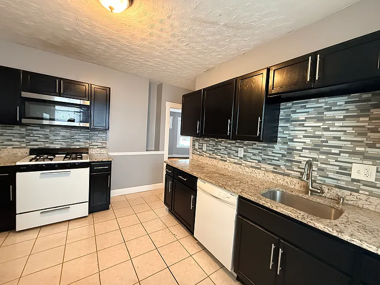132 Homes Ave #3 — Photo 4