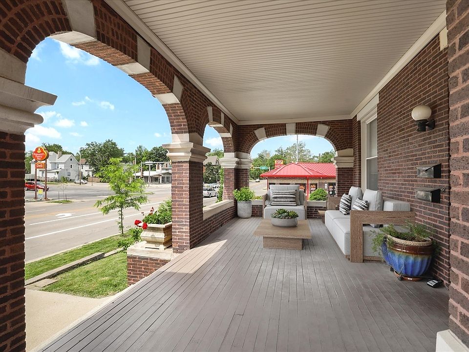 806 E Washington St, Bloomington, IL 61701 Zillow