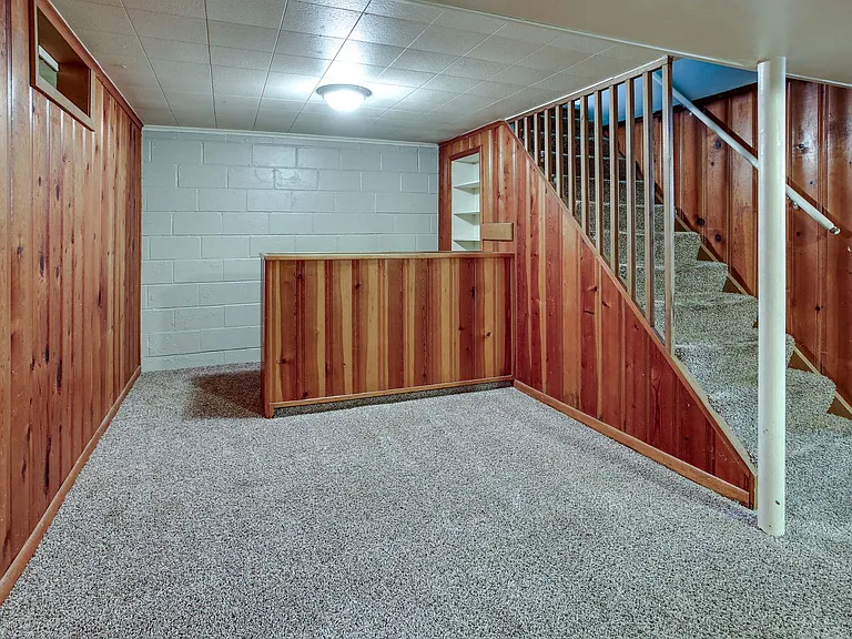 6020 Franklin St — Photo 16