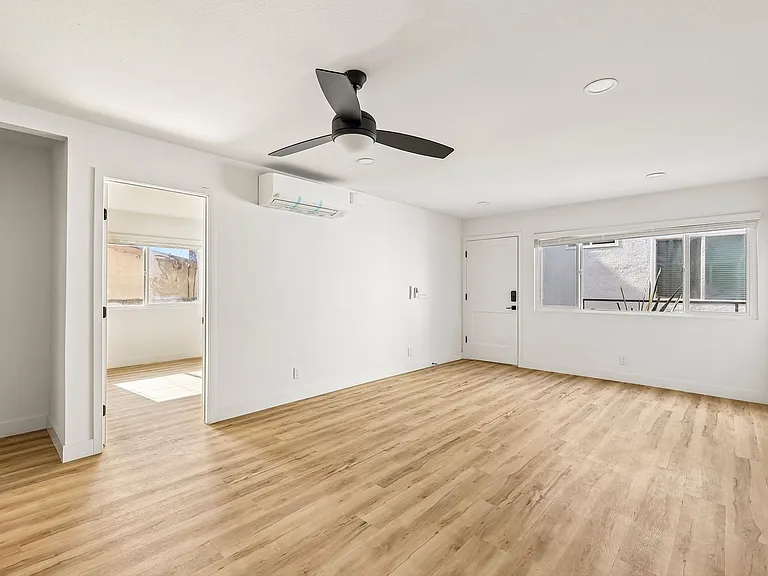 The Crest |NEWLY Renovated Studios, Lofts, 1, 2 & 3 Bedroom Homes Near the Beach — Photo 30