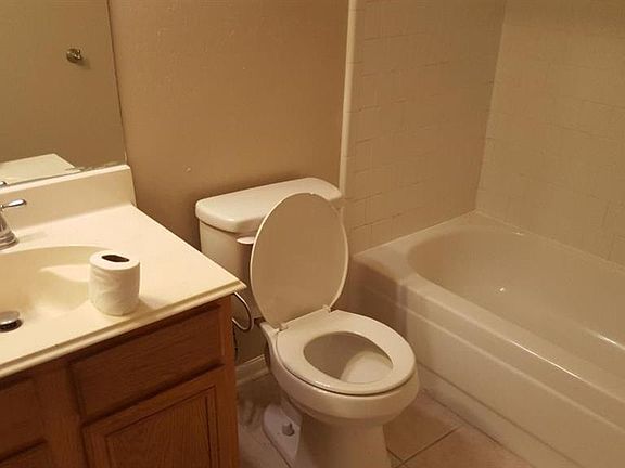 4th image of 3703 Bridgedale Dr