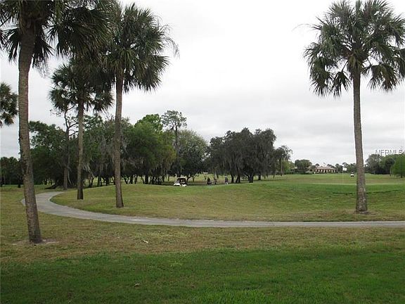 5th image of 569 Clubhouse Dr