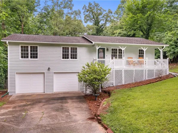 426 Riverlake Ct, Woodstock, GA 30188