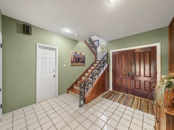 3rd image of 2305 Birkdale Ln
