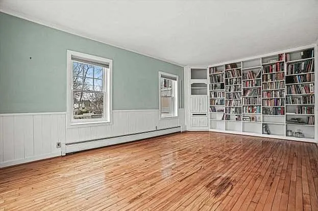 Living room (now painted dove grey)