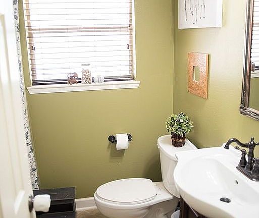 5th image of 525 Blanton Pl