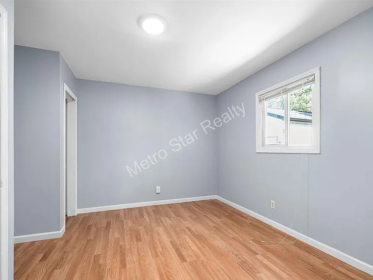23084 Pilgrim Ave — Photo 16