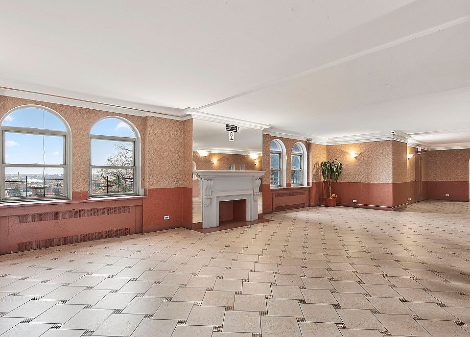 2nd image of 224 Highland Blvd APT 304