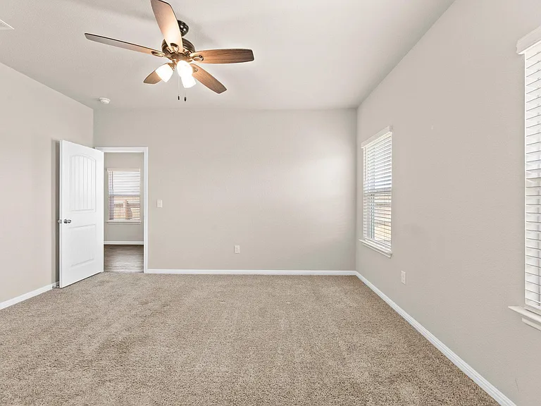 232 Freedom Park Ave — Photo 10