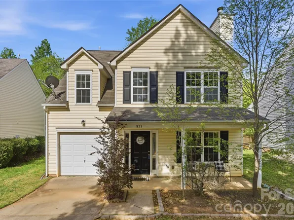 921 Grass Hollow Ct, Charlotte, NC 28216