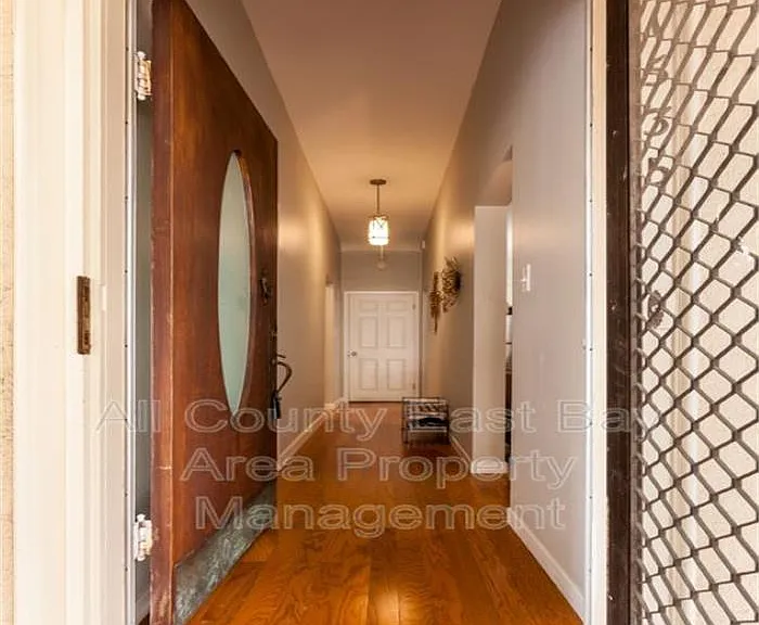 1535 Pomona St — Photo 3