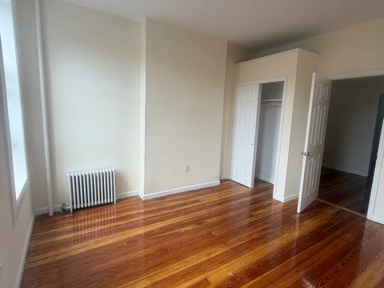 564 Morgan Ave #3L — Photo 1