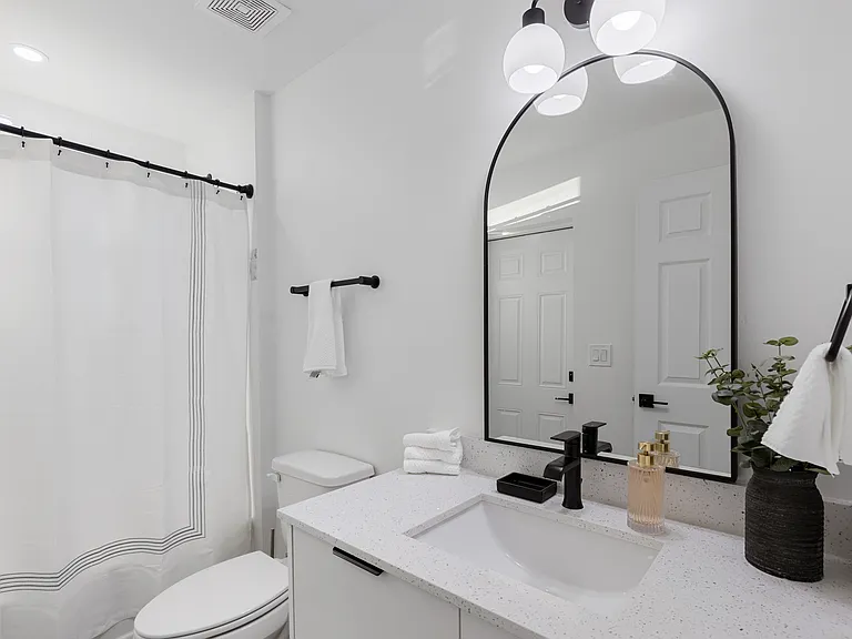 3515 NE 17th Ave — Photo 8