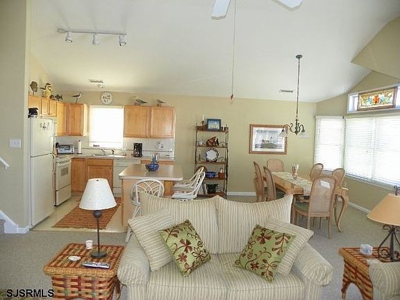 5th image of 4543 Asbury Ave